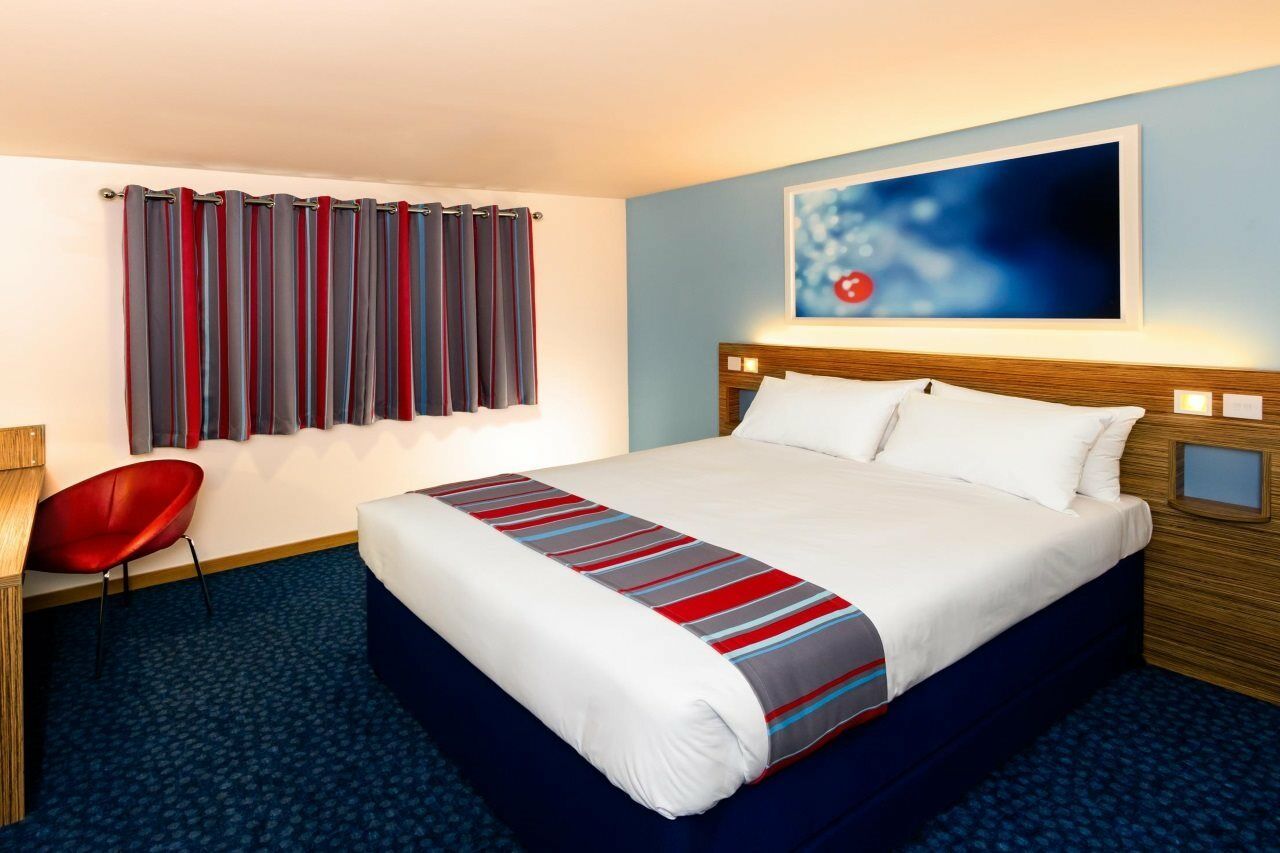 Travelodge Уиднес Экстерьер фото